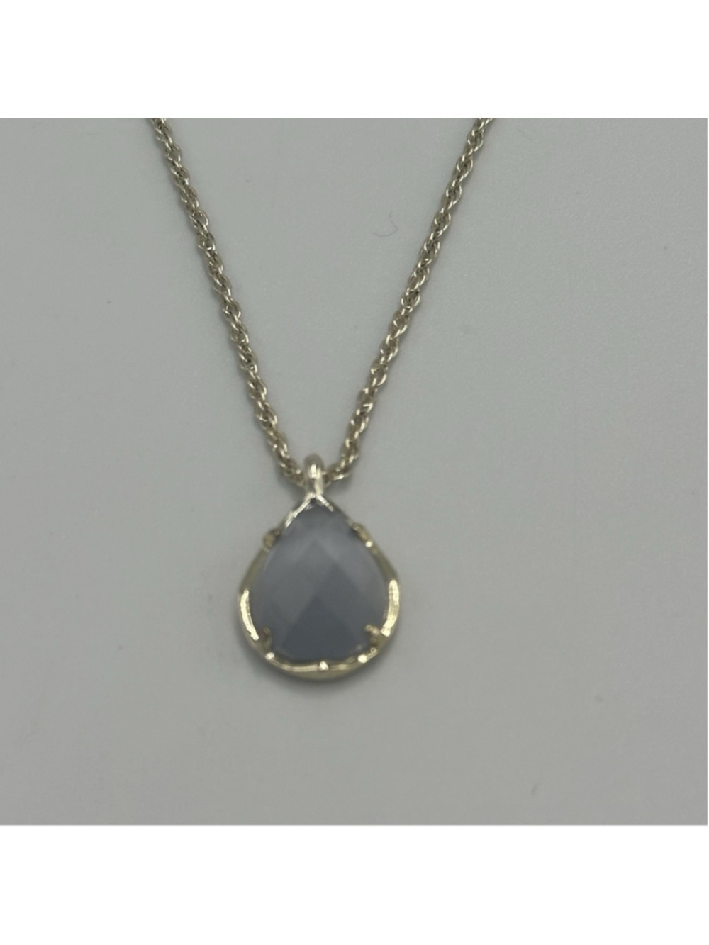 Kendra Scott Kiri Gold Tone Gray Slate Faceted Teardrop Pear Stone Necklace - Picture 7 of 11